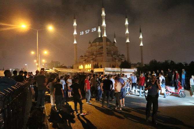 Adana'da kamyonetler çarpıştı: 3 yaralı