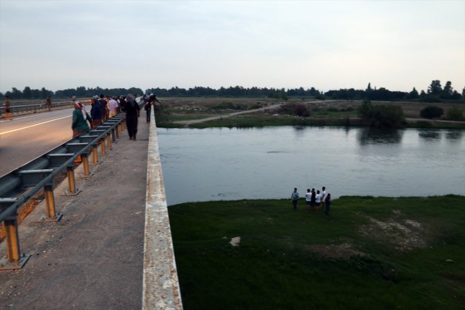 Balık tutmak için Ceyhan Nehri'ne giren genç kayboldu