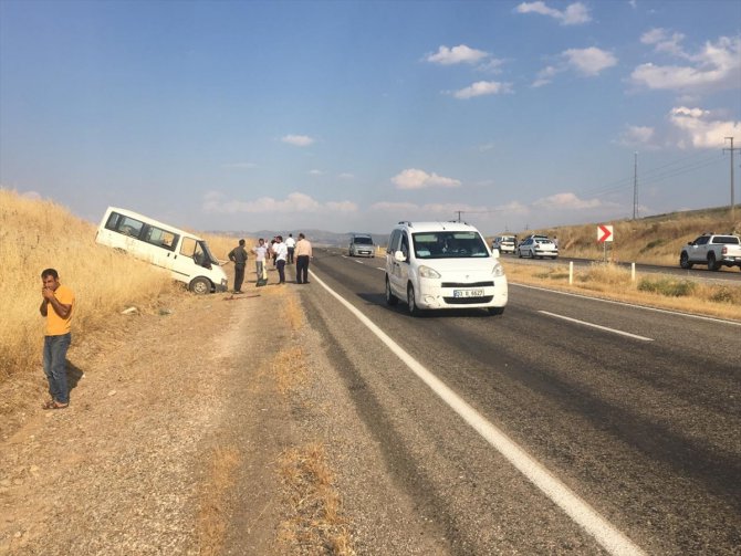 Siirt'te minibüs devrildi: 1 ölü, 5 yaralı