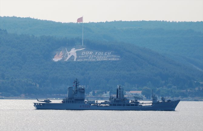 İtalyan ve Fransız askeri gemileri Çanakkale Boğazı'ndan geçti