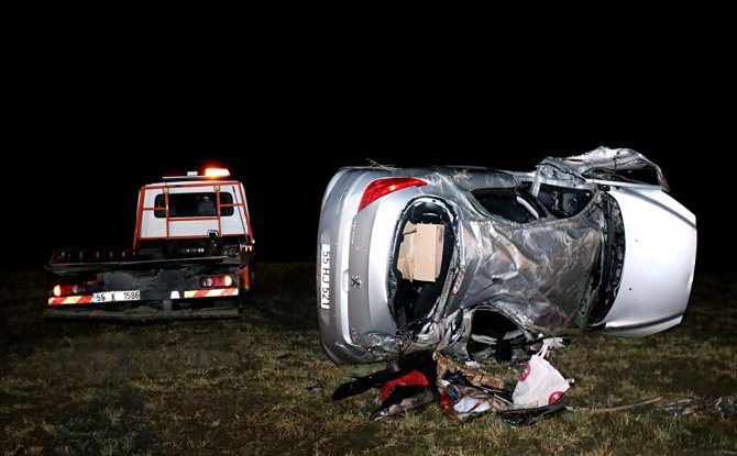 GÜNCELLEME - Samsun'da çocuğun kullandığı otomobil devrildi: 1 ölü, 5 yaralı