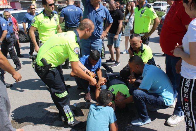 Otomobille çarpışan motosikletli polis yaralandı