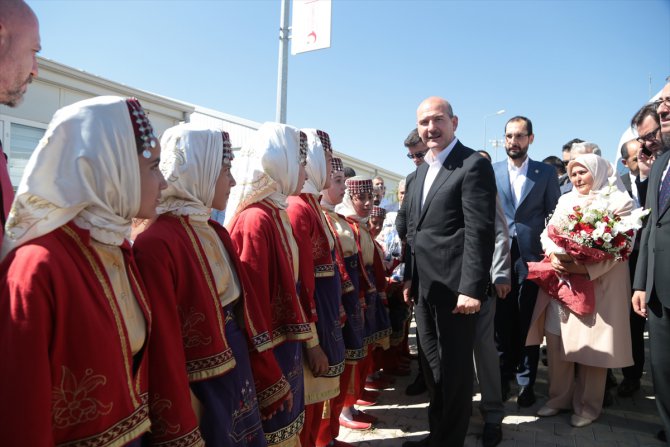 "Türkiye'nin, herkesin ayakta alkışlayarak takip ettiği bir göç politikası var"