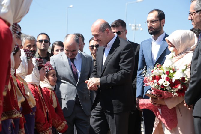 "Türkiye'nin, herkesin ayakta alkışlayarak takip ettiği bir göç politikası var"