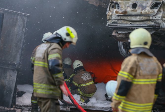 GÜNCELLEME - İzmir'de fabrika yangını