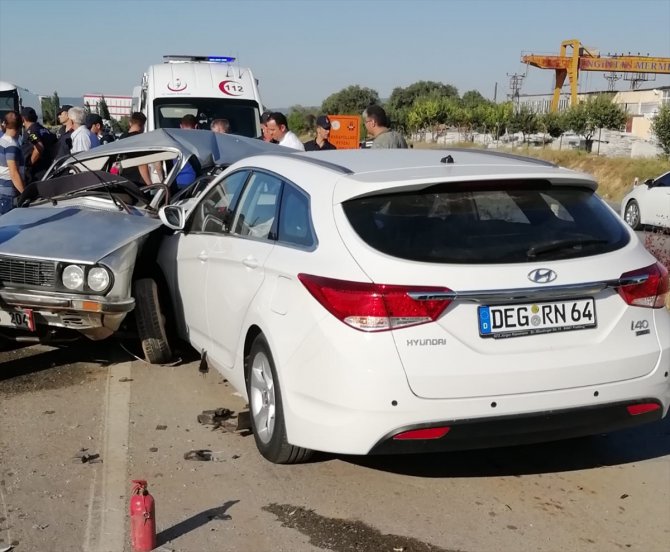 Uşak'ta trafik kazası: 1 ölü, 3 yaralı