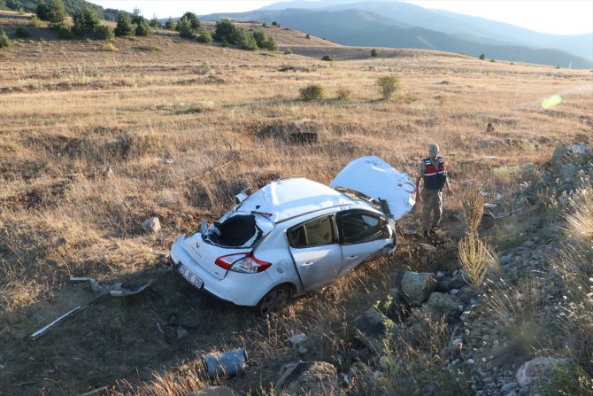 Bayram tatiline giden 4 kardeş trafik kazasında yaralandı