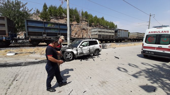 Kahramanmaraş'ta hemzemin geçitte kaza: 5 yaralı