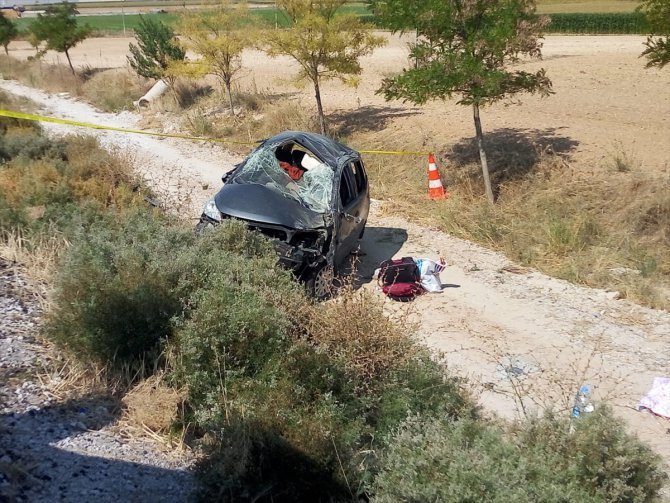 Aksaray'da otomobil şarampole devrildi: 1 ölü, 2 yaralı