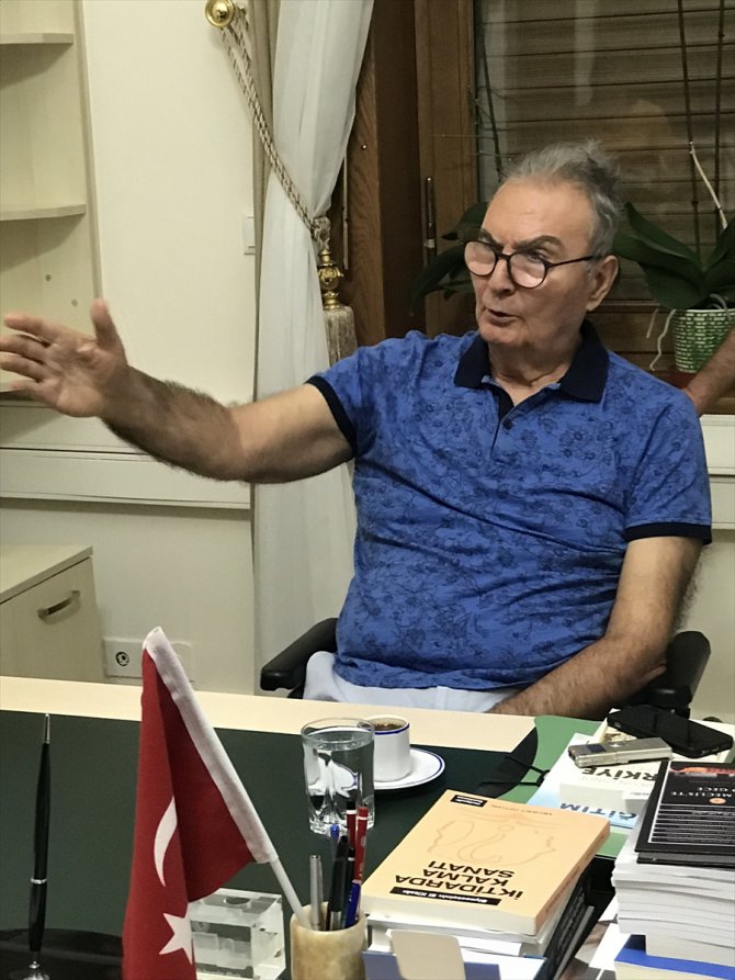 Baykal, Meclis'te gazetecilerle sohbet etti