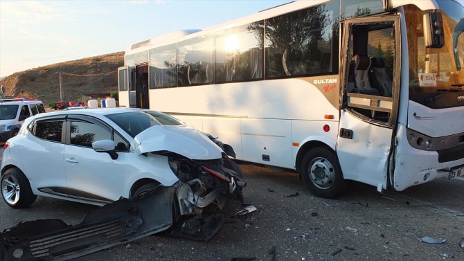 Elazığ'da 2 ayrı trafik kazası: 5 yaralı