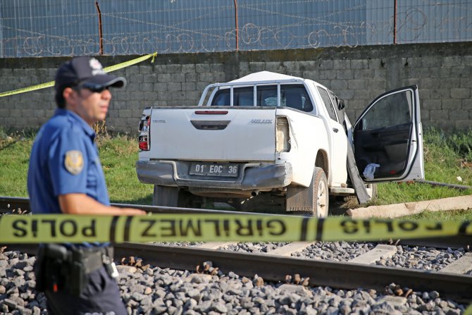 Adana'da hemzemin geçitte kaza: 1 ölü, 1 yaralı