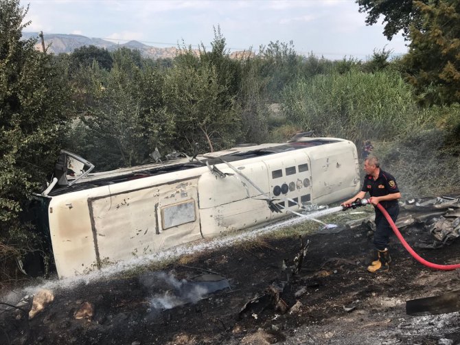 Aydın'da işçi otobüsü devrildi: 1'i ağır 20 yaralı