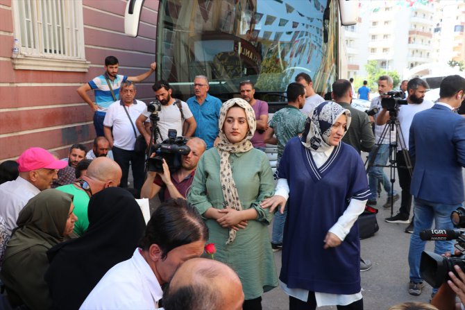 15 Temmuz şehitlerinin yakınlarından Diyarbakır annelerine ziyaret