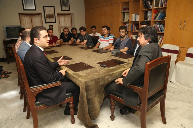 Türk öğrenciler Pakistan'daki Türk kurumlarını ziyaret etti