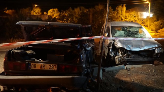 Adıyaman'da trafik kazası: 1 ölü, 2 yaralı