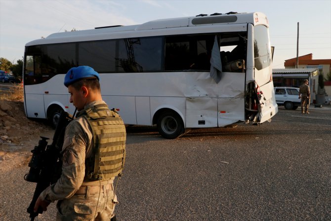 Şanlıurfa'da askeri midibüs ile tır çarpıştı: 15 yaralı