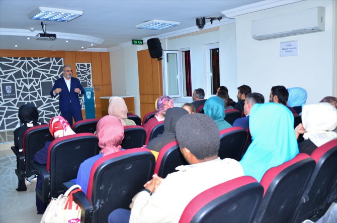 "Anne Baba Okulu" seminerleri başladı