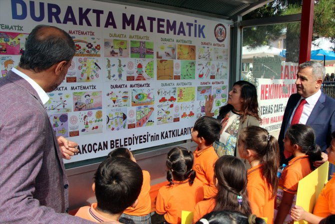 Durakta bekleyenlere matematiği sevdiren proje