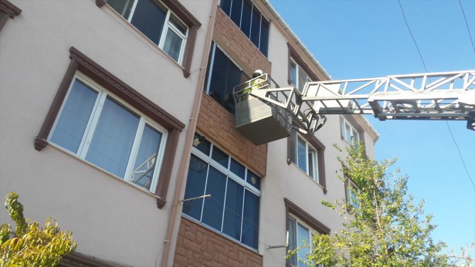 Balıkesir'de elektrik akımına kapılan iki işçi yaralandı