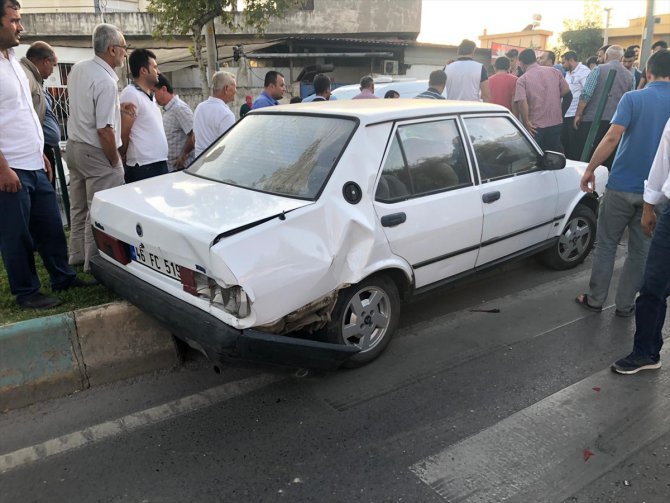 Kahramanmaraş'ta otomobil yayalara çarptı: 4 yaralı