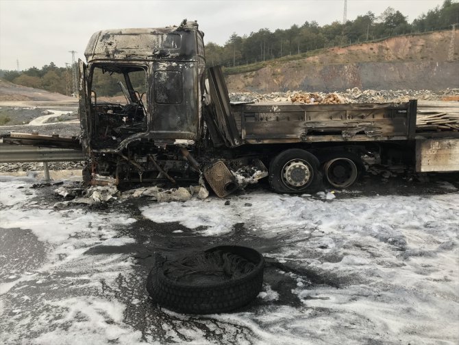 Kuzey Marmara Otoyolu'nda tır kazası