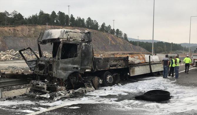 Kuzey Marmara Otoyolu'nda tır kazası