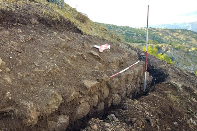 Sondaj kazısında tarihi "kale karakol" bulundu