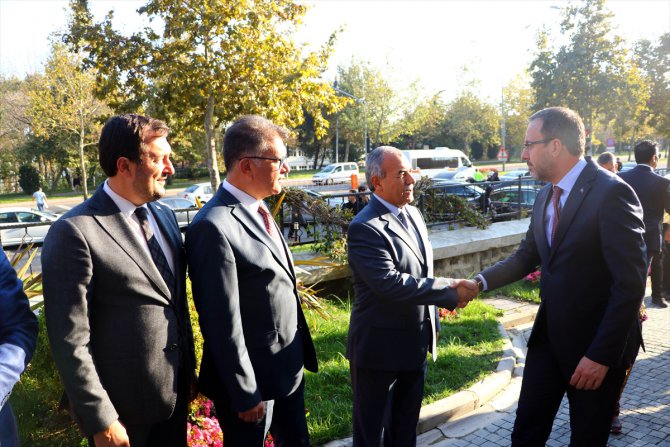 "Bize demokrasi dersi vermeye kalkanlara hukukla yaklaşacağız"