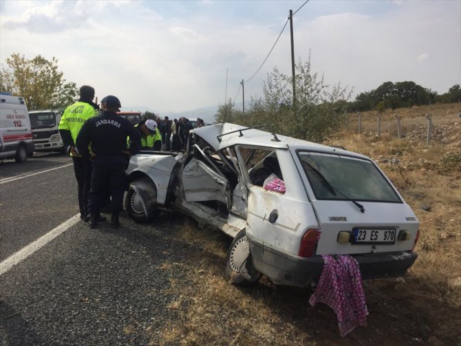 GÜNCELLEME - Elazığ'da trafik kazası: 2 ölü, 2 yaralı