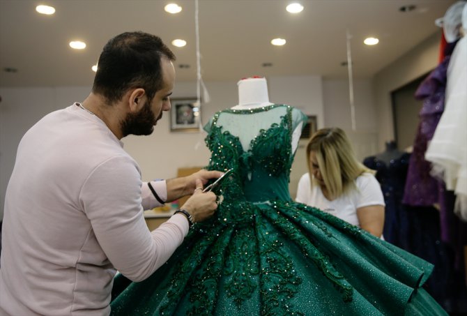 Almanya'ya gelinlik, Rusya'ya damatlık gönderiyoruz