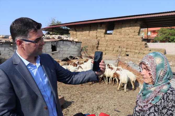 Bakan Pakdemirli, hırsızlık mağduru besici çifti yalnız bırakmadı