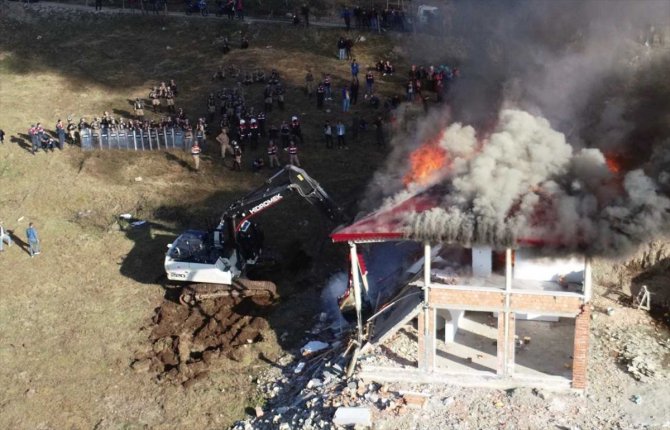 GÜNCELLEME - Trabzon'da yayla ve meralardaki kaçak yapılar yıkılıyor