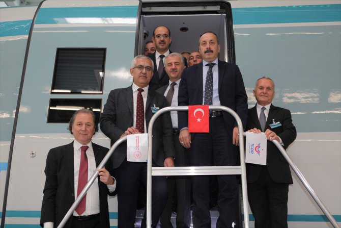 Siemens'in ürettiği yüksek hızlı tren setlerinin ilki teslim alındı