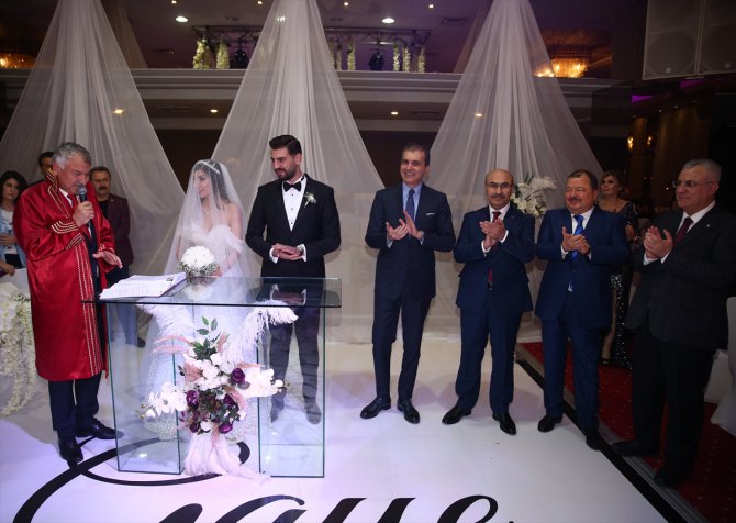 AK Parti Sözcüsü Ömer Çelik Adana'da nikah şahidi oldu