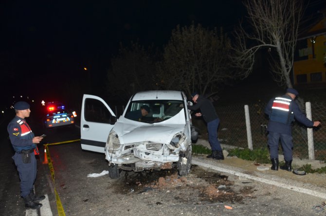 Şarampole devrilen aracın sürücüsü hayatını kaybetti