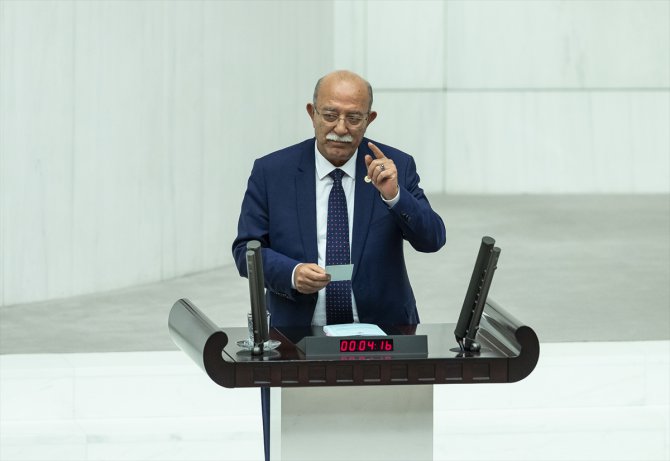 TBMM Genel Kurulunda AK Parti ile CHP arasında gerginlik