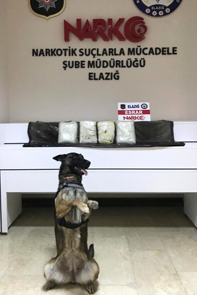 Kavurma dolu kovalarda 4 kilo 250 gram esrar ele geçirildi