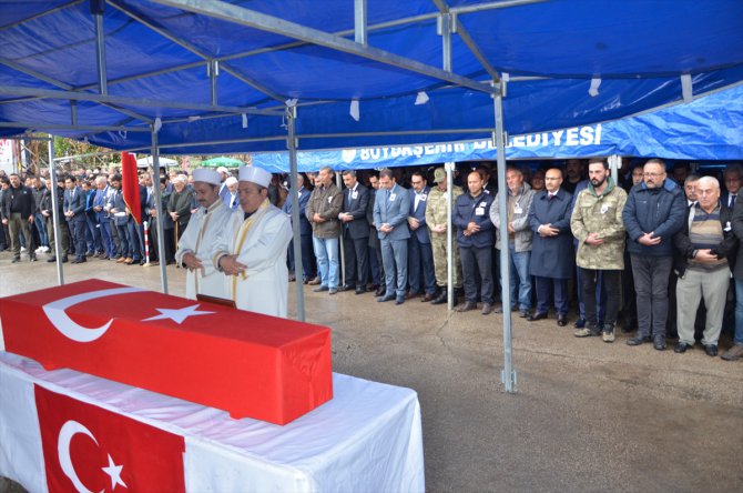 Yıldırım düşmesi sonucu şehit olan asker Adana'da son yolculuğa uğurlandı