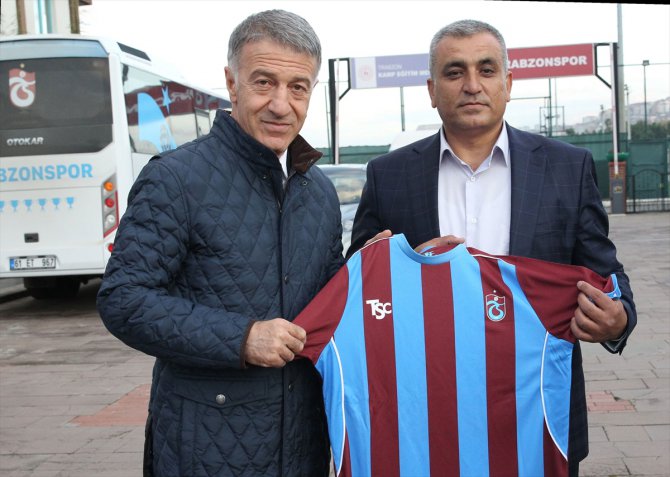 Trabzonspor Kulübüne Şırnaklı öğrencilerden ziyaret