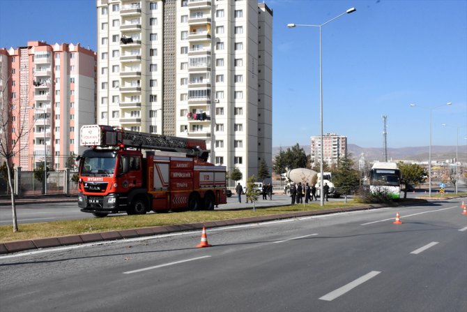 Kayseri'de beton mikseri ile halk otobüsü çarpıştı: 11 yaralı