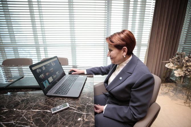 Akşener, AA'nın yılın fotoğrafları oylamasına katıldı