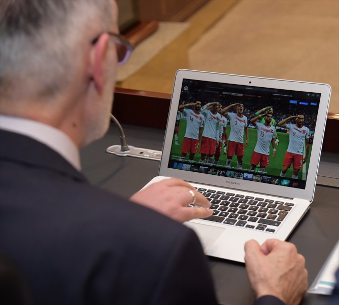 İTO Başkanı Avdagiç, AA'nın "Yılın Fotoğrafları" oylamasına katıldı