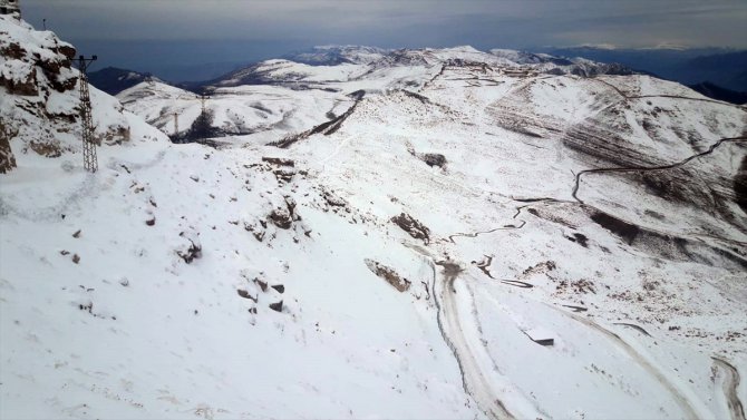 Dicle Elektrik, sınırdaki Mehmetçiği elektriksiz bırakmadı