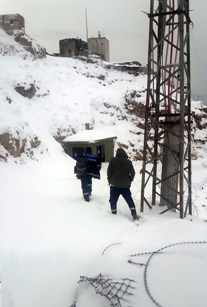 Dicle Elektrik, sınırdaki Mehmetçiği elektriksiz bırakmadı