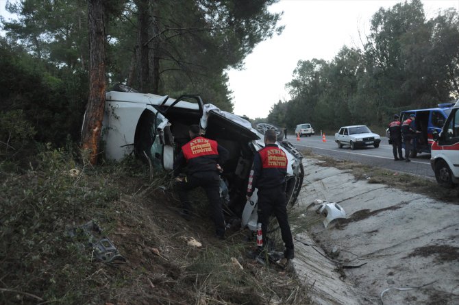 GÜNCELLEME - Aydın'da otomobil devrildi: 2 ölü, 1 yaralı