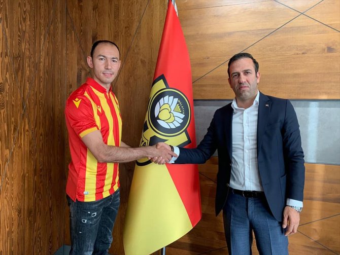 Umut Bulut, Yeni Malatyaspor ile 1,5 yıllık sözleşme imzaladı