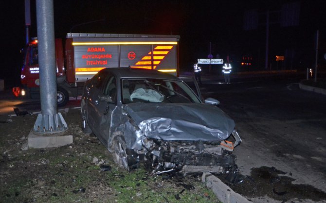 Adana’da iki otomobilin çarpışması sonucu 1 kişi öldü, 4 kişi yaralandı