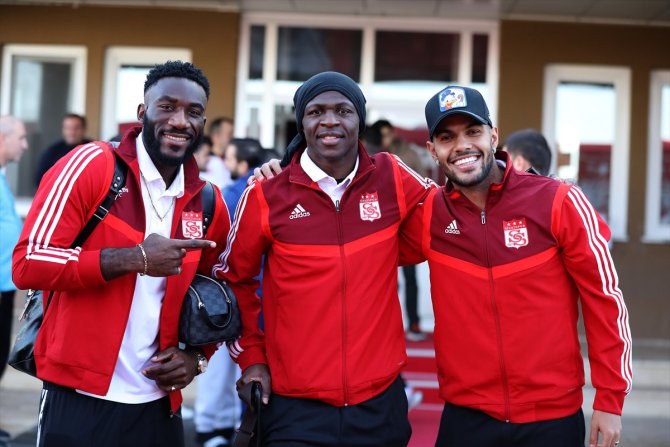 Demir Grup Sivasspor kafilesi Ankara'ya gitti