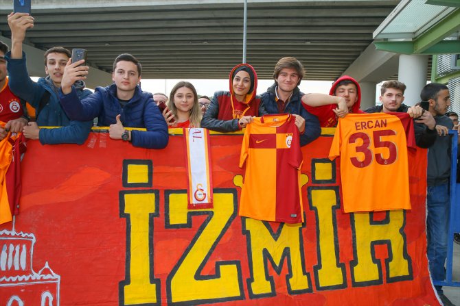 Galatasaray kafilesi İzmir'e geldi